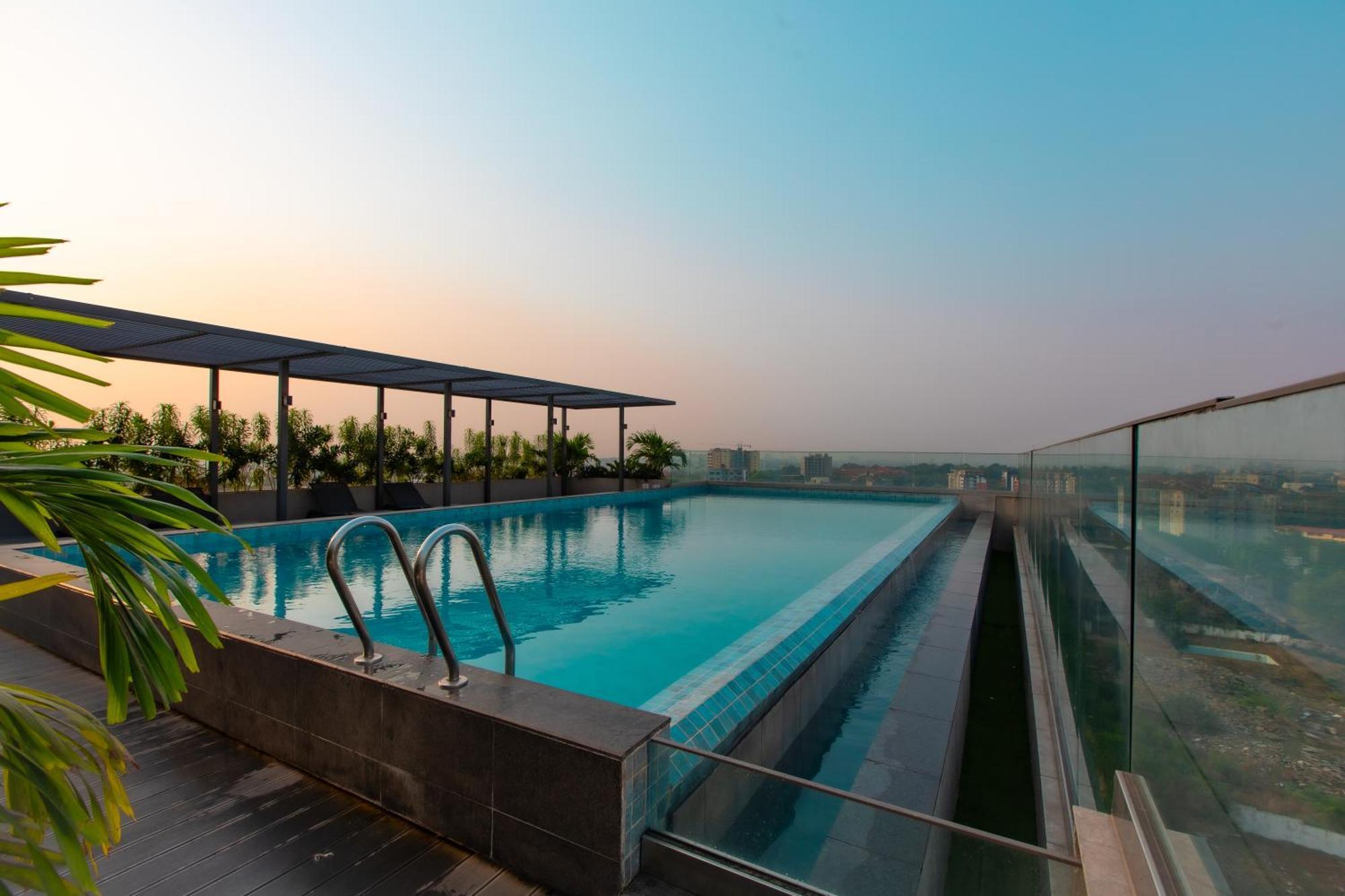 7 Minutes From The Airport - Chic Studio أكرا المظهر الخارجي الصورة
