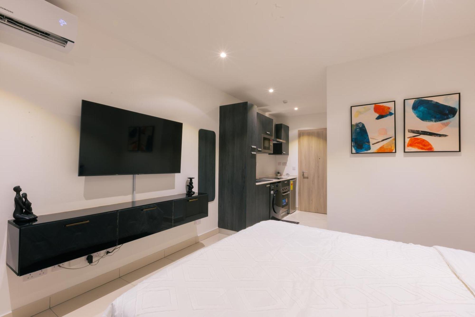 7 Minutes From The Airport - Chic Studio أكرا المظهر الخارجي الصورة